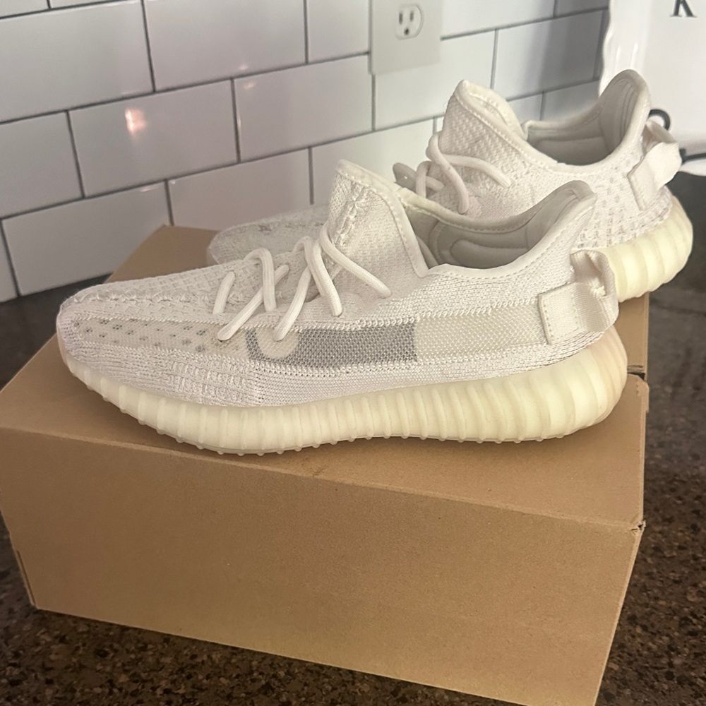 Yeezy Boost 350 V2